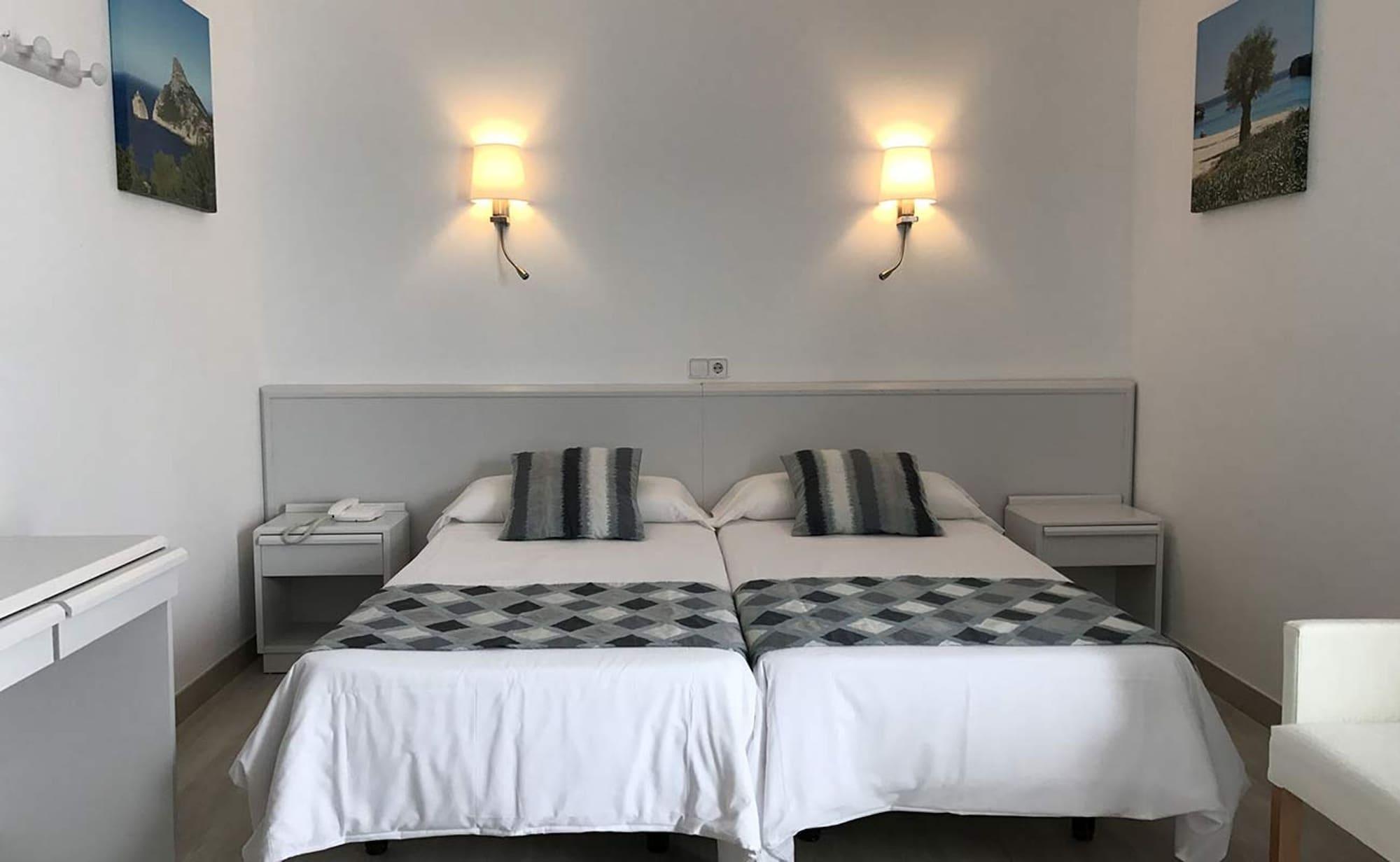 Veronica Hotel 3*
